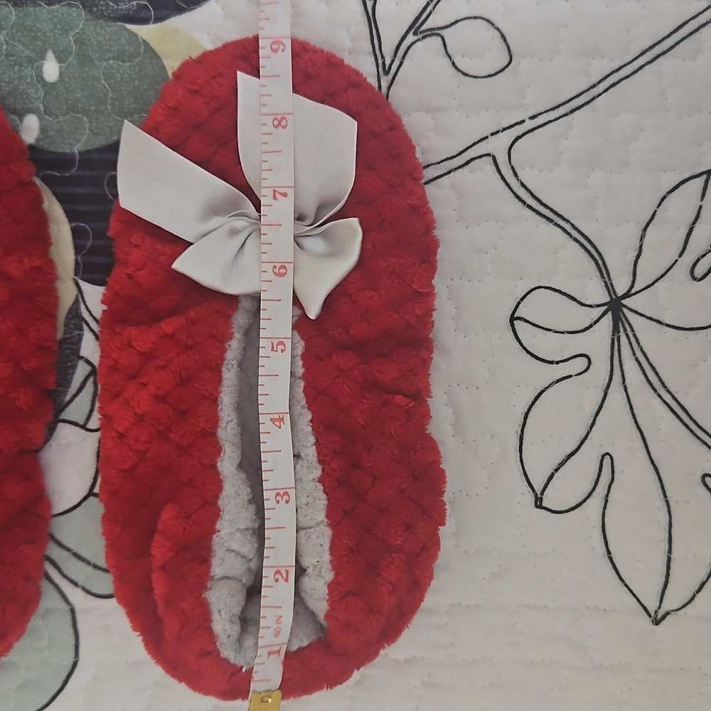 Cozy Red Plush Slippers with Bow - Picture 4 of 5